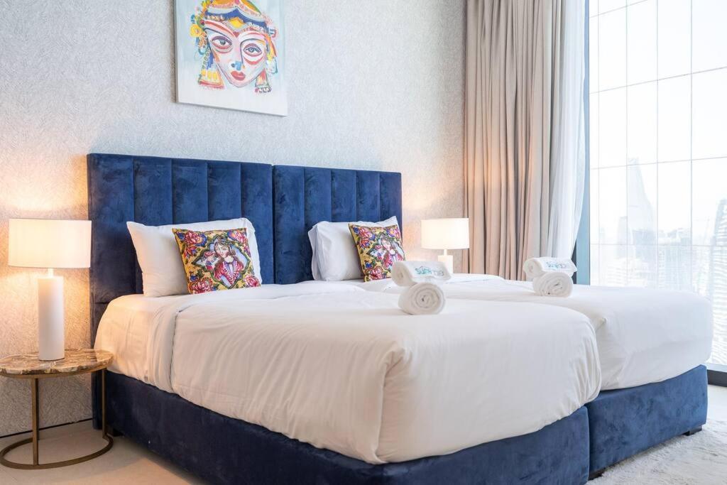 Apartment Suiteable Homes - Sensational 3 Bedroom With Mesmerizing Seaview