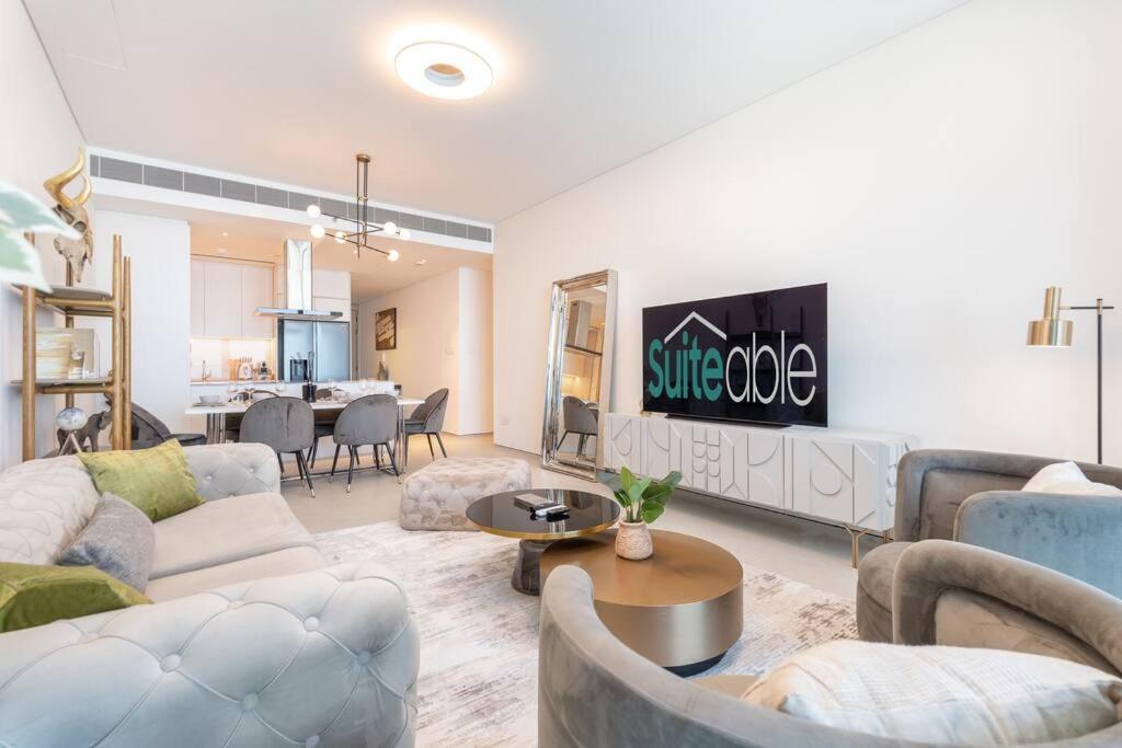 Suiteable Homes - Sensational 3 Bedroom With Mesmerizing Seaview Apartment Dubai