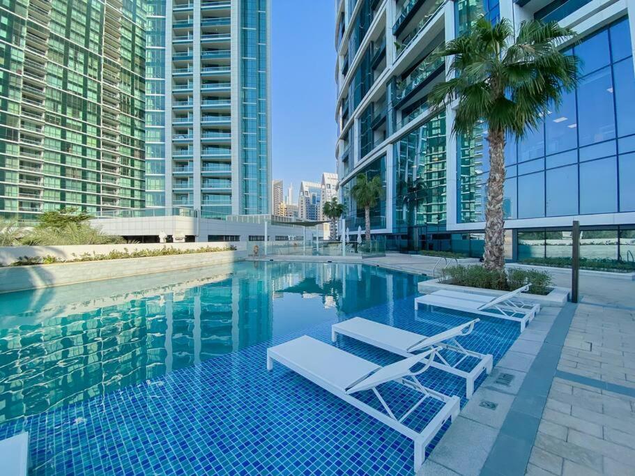 Suiteable Homes - Sensational 3 Bedroom With Mesmerizing Seaview Apartment *