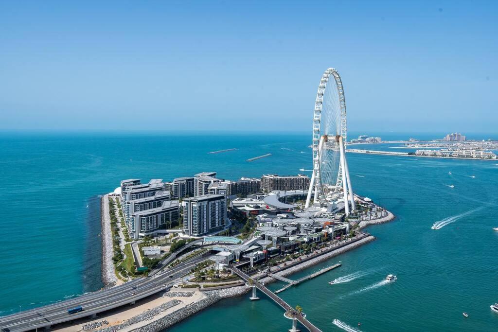 Apartment Suiteable Homes - Sensational 3 Bedroom With Mesmerizing Seaview