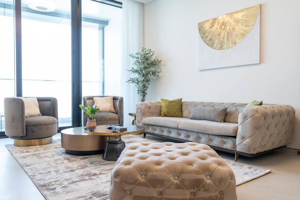 Suiteable Homes - Sensational 3 Bedroom With Mesmerizing Seaview Dubai