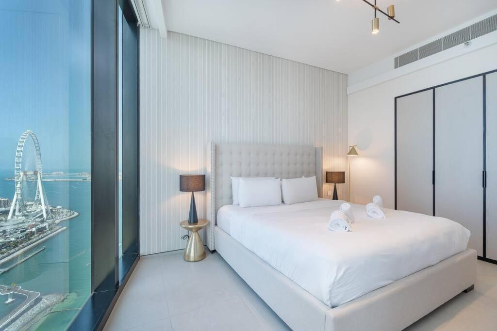 Apartment Suiteable Homes - Sensational 3 Bedroom With Mesmerizing Seaview
