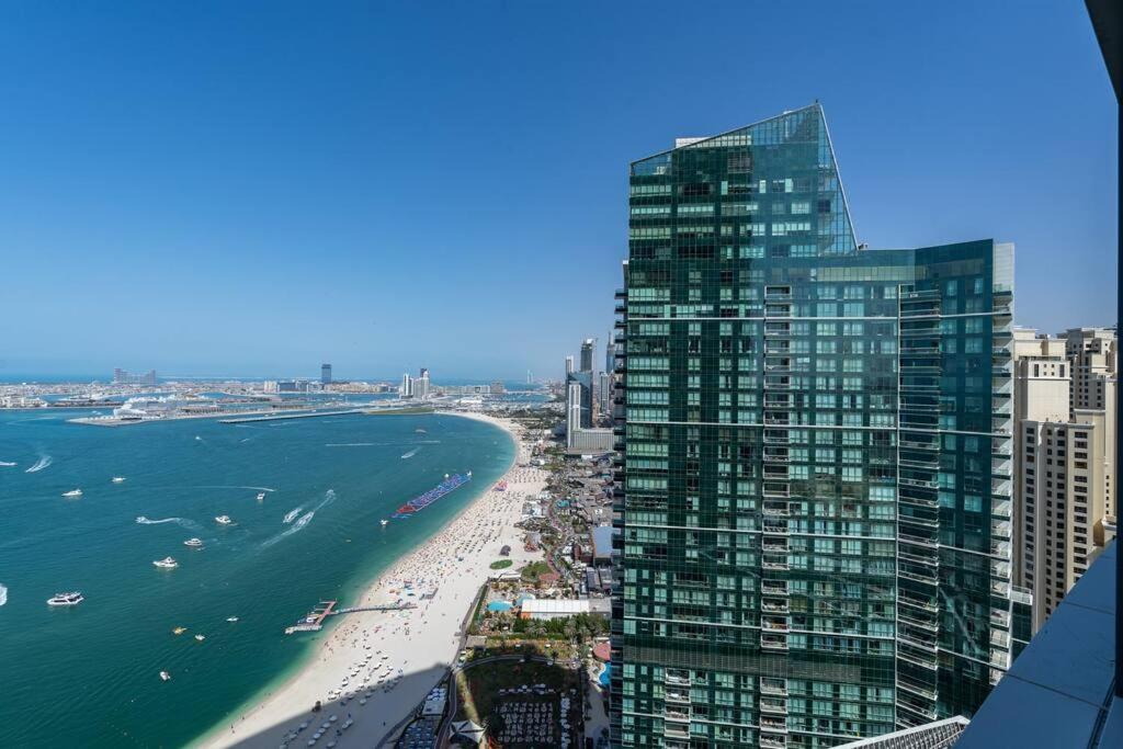Suiteable Homes - Sensational 3 Bedroom With Mesmerizing Seaview